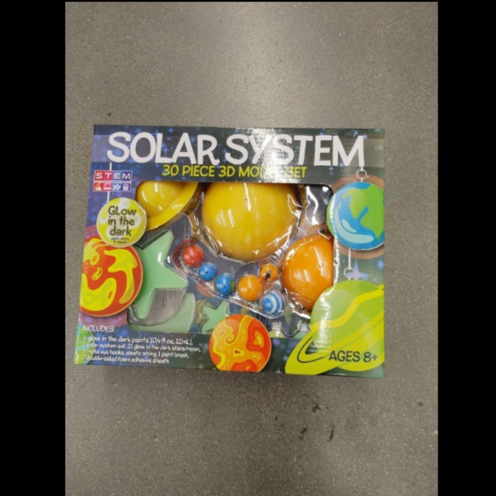Solar System 3D Model Glow N Dark NEW - Picture 1 of 2